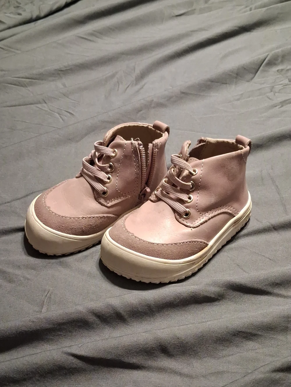 Infant Size 5 Mauve Little Love Bug High Top Play Perfect